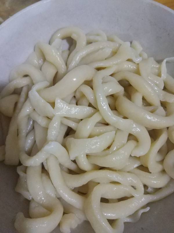 新疆拉条子的做法视频(新疆拉条子的做法视频窍门)