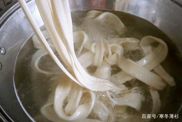 扯面怎么做法视频(扯面的家常做法窍门)