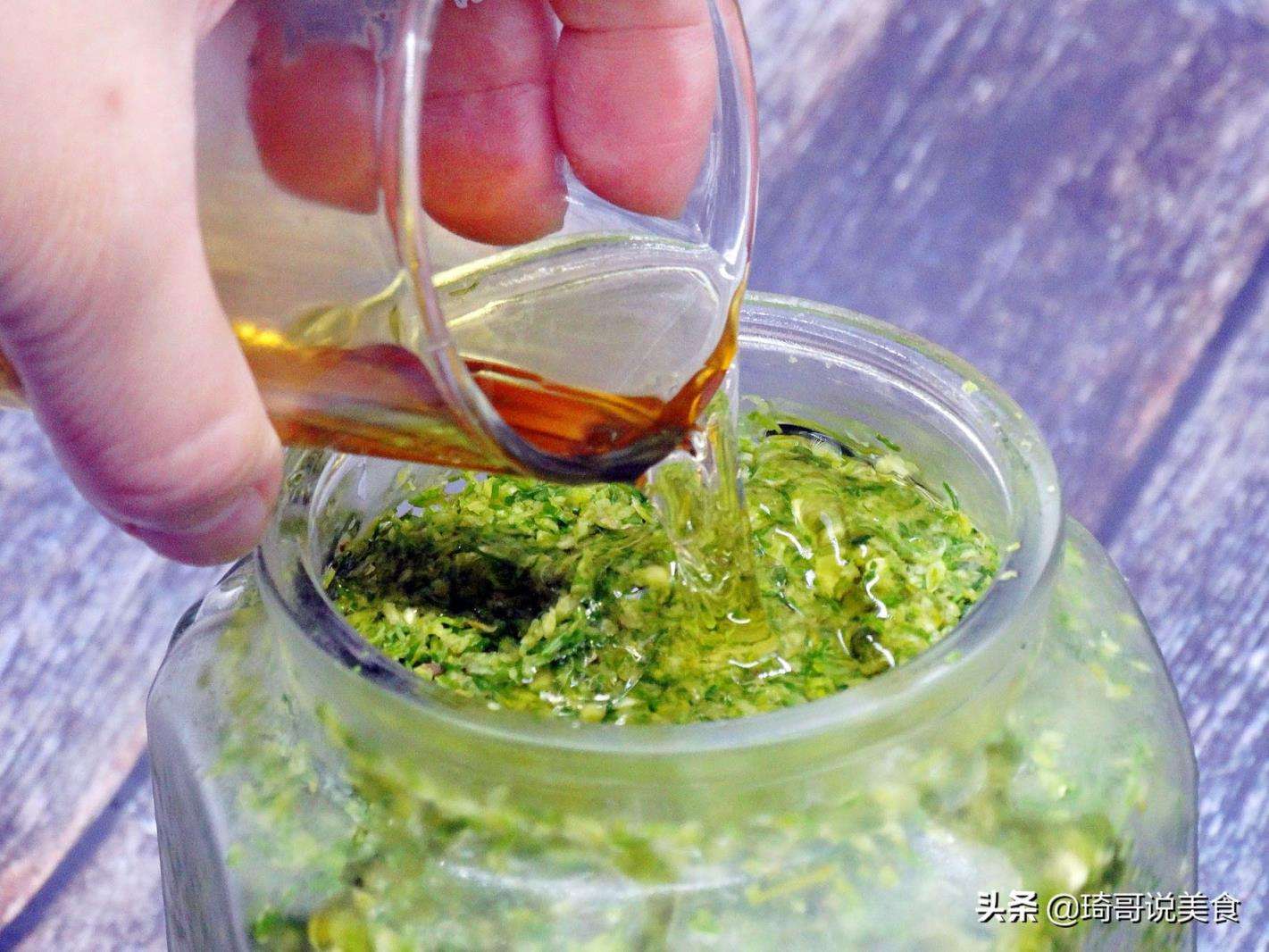 韭菜花的腌制方法视频(韭菜花的做法腌制方法视频)