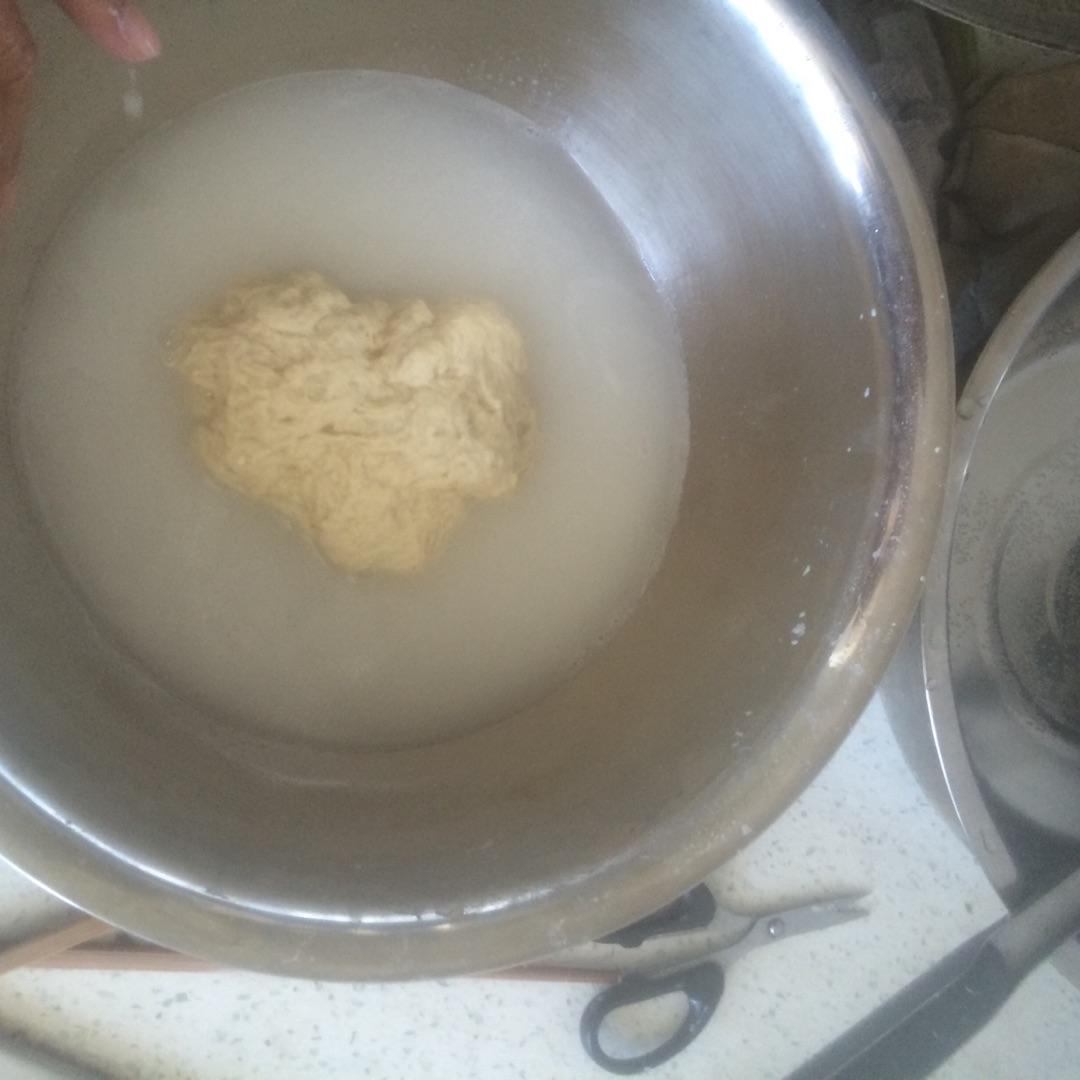 洗面筋的做法视频(怎么洗面筋的做法视频)