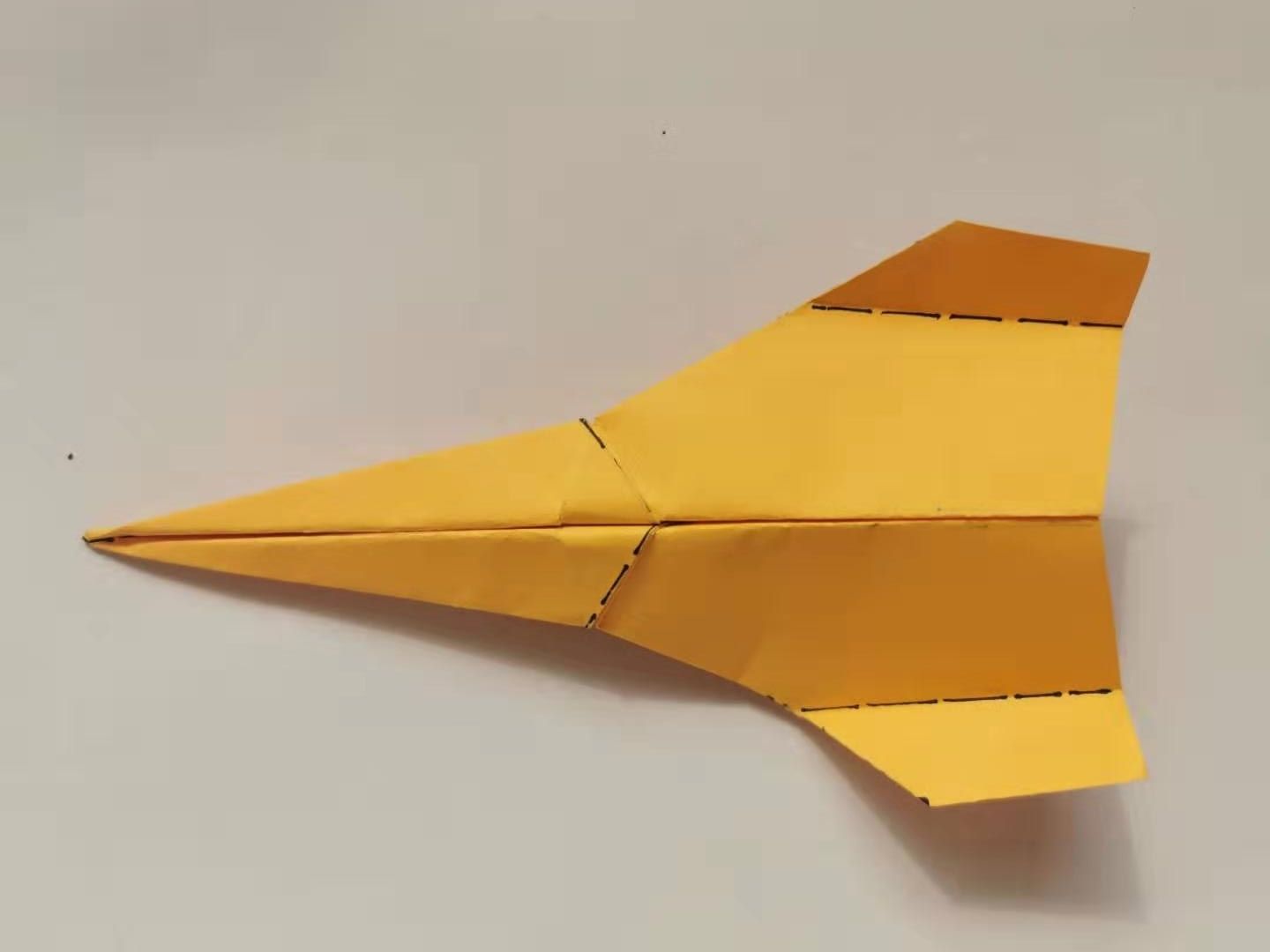 儿童纸飞机制作方法视频(儿童手工纸飞机制作方法视频)