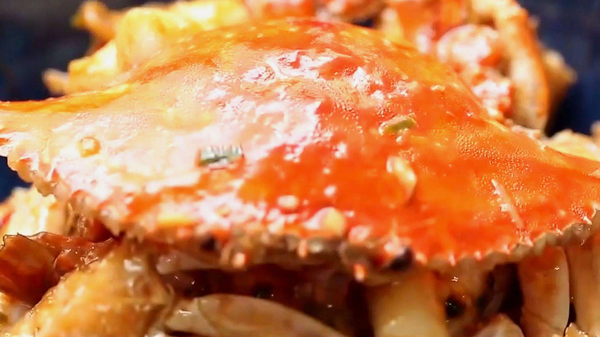 红烧梭子蟹的做法视频(红烧梭子蟹的做法视频教学)