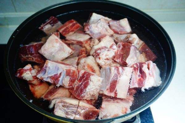 干炸牛排骨的做法视频(干炸牛排骨的做法视频窍门)