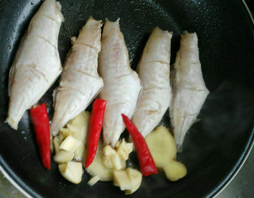 拔鱼儿的做法视频(拔鱼儿是哪里的美食)