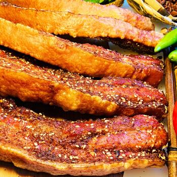 脆皮五花肉的正宗做法视频(脆皮五花肉的正宗做法视频教程)