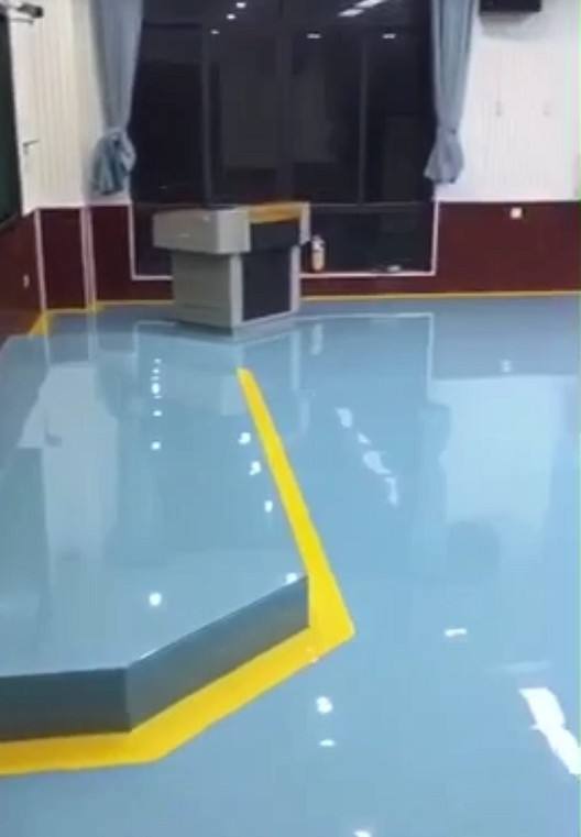 地坪漆制作视频(地坪漆制作视频全过程)