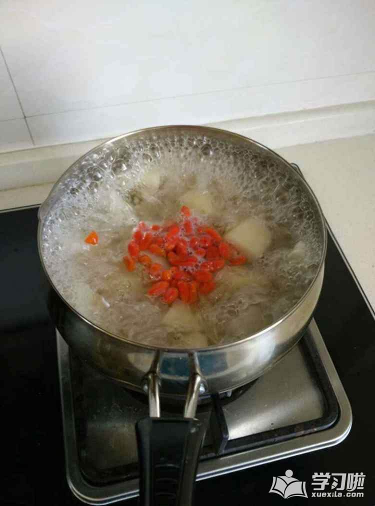 冰糖制作视频(冰糖的熬制方法视频)