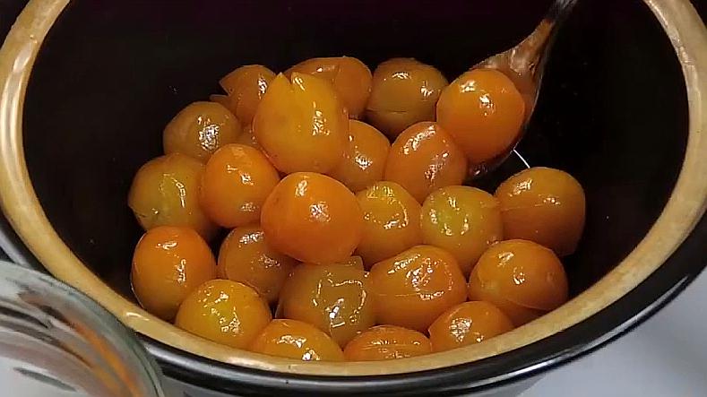 冰糖制作视频(冰糖的熬制方法视频)