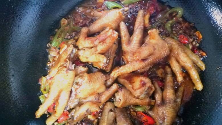 麻辣鸡爪正宗制作方法视频(麻辣鸡爪正宗制作方法视频窍门)