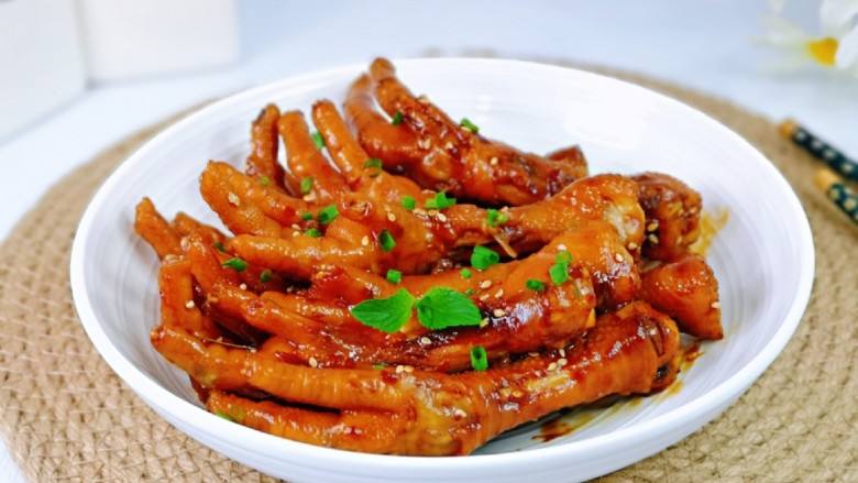 麻辣鸡爪正宗制作方法视频(麻辣鸡爪正宗制作方法视频窍门)