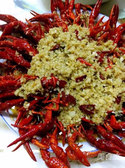 蒜蓉小龙虾做法视频(蒜蓉小龙虾的家常做法视频)