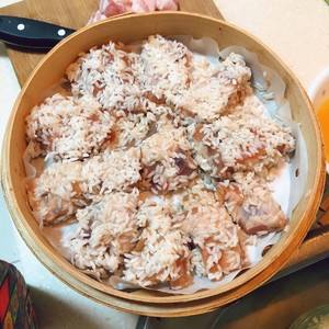 糯米蒸排骨的正宗做法视频(糯米蒸排骨的正宗做法视频窍门)