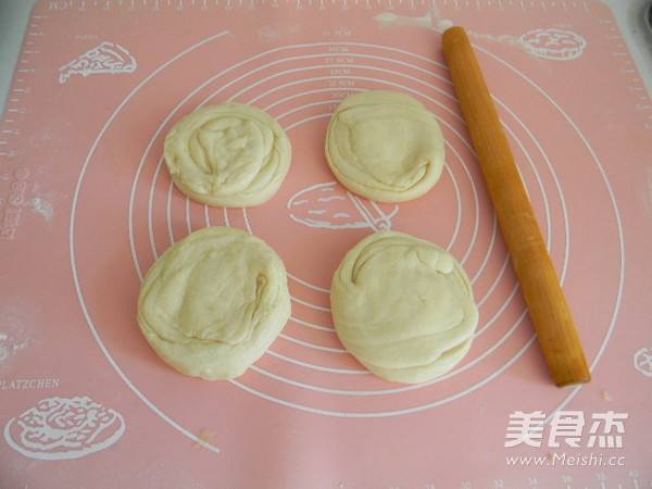 草帽饼的做法视频(草帽饼的正宗做法视频)