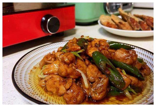 鸡腿肉的做法视频(鸡腿肉的做法视频窍门)