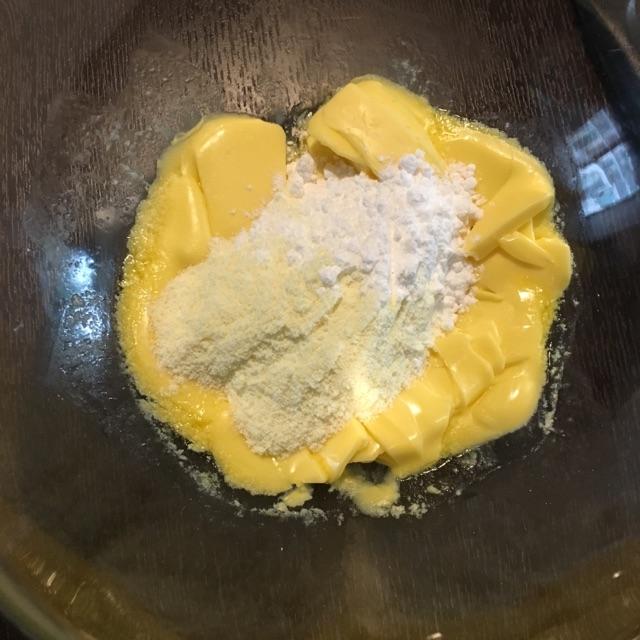 奶油制作视频(奶油怎么做成的视频)