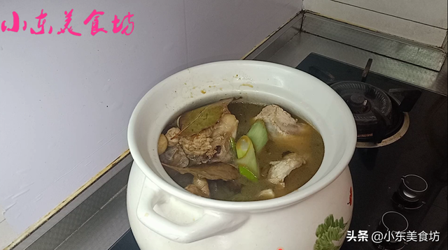 东北酱大骨头的正宗做法视频 东北酱大骨头的正宗做法视频
