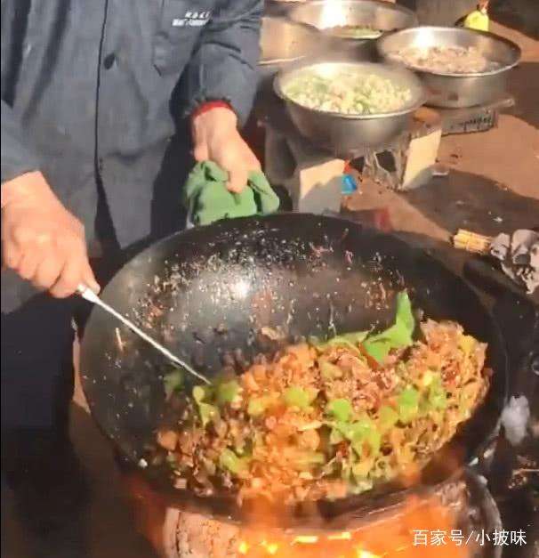 60个人的大锅菜做法视频(100个人的大锅菜做法视频)