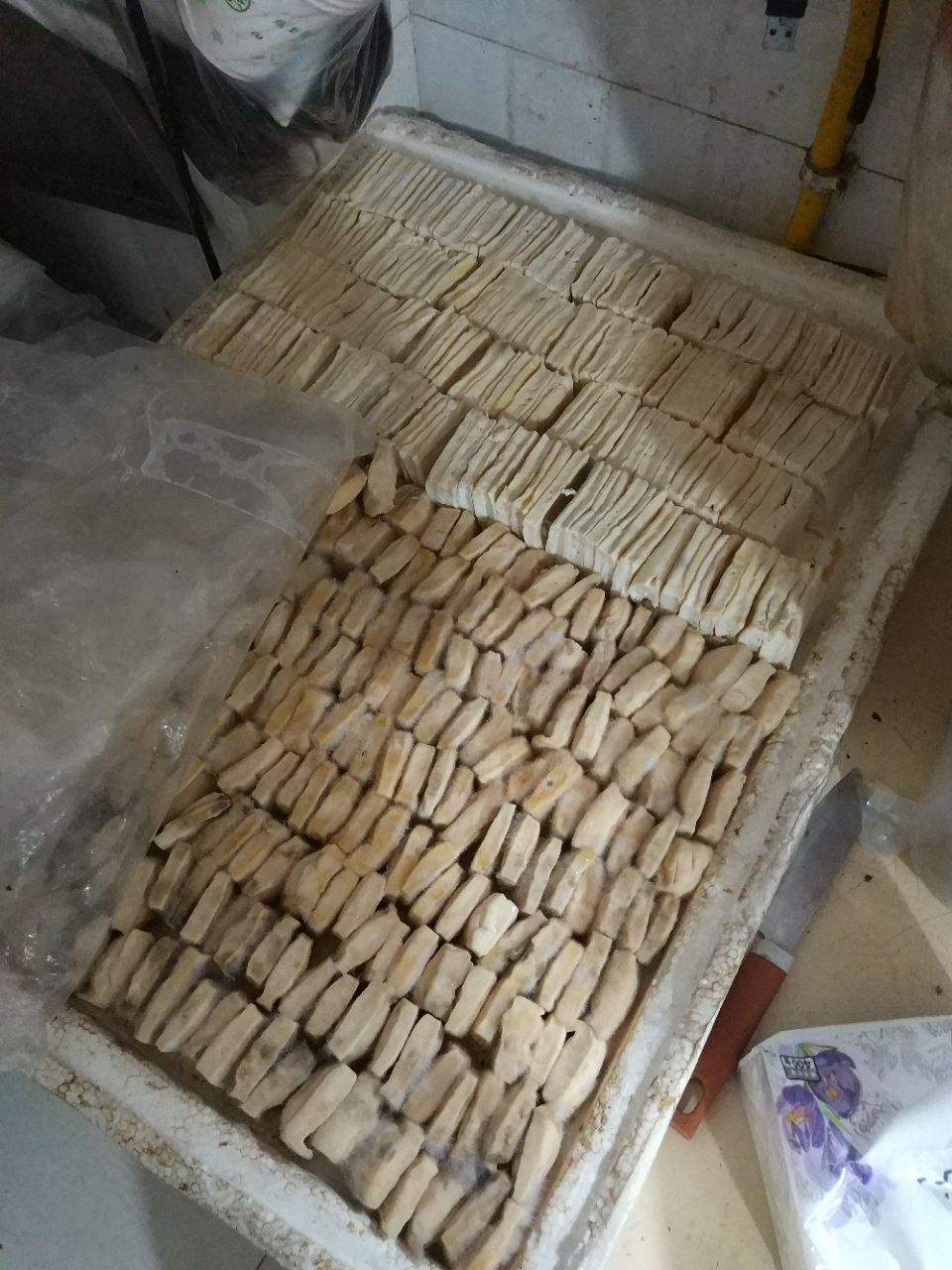 臭豆腐制作方法视频(绍兴臭名远扬臭豆腐制作方法视频)