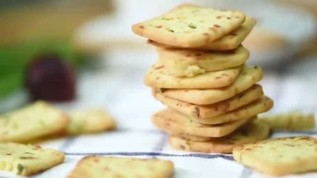 饼干怎么做视频(如何做饼干的视频教程)