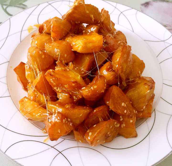 拔丝苹果的做法视频(拔丝苹果怎么做法视频)