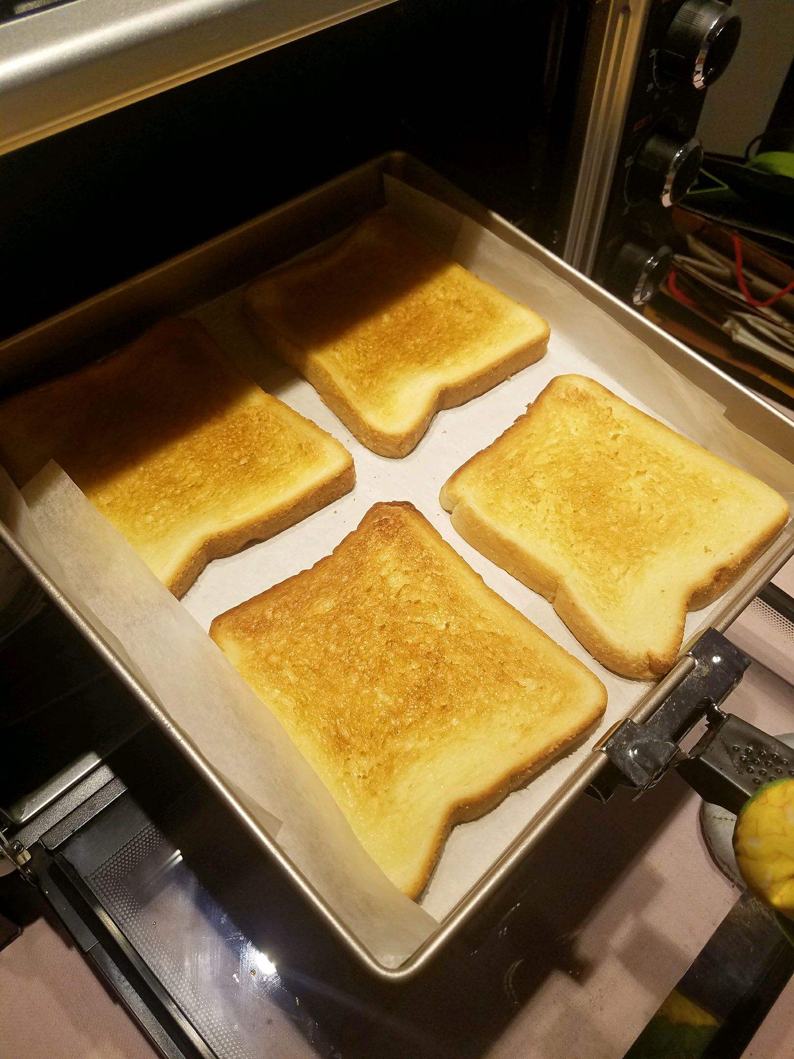 包含电烤箱怎么做面包的视频教程的词条