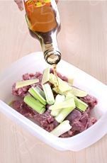 麻辣牛肉干的制作方法视频(麻辣牛肉干的制作方法视频播放)