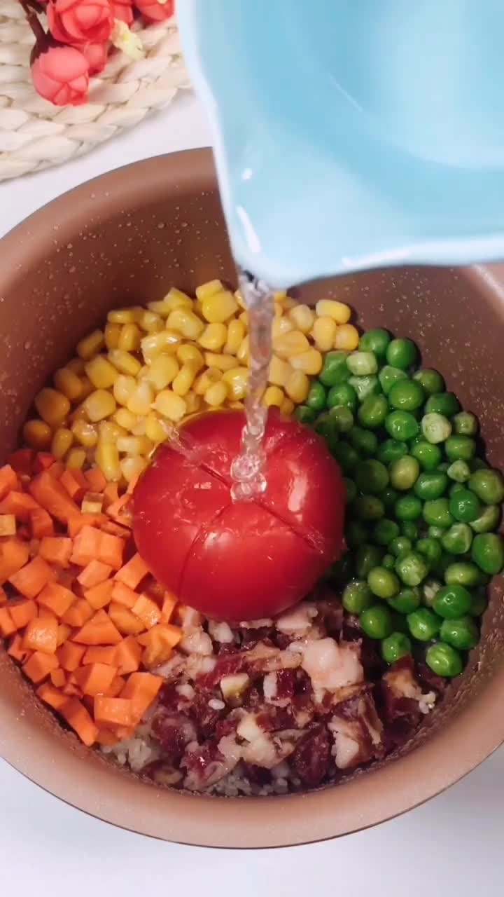 豆焖饭的做法视频(电饭锅蚕豆焖饭懒人版)