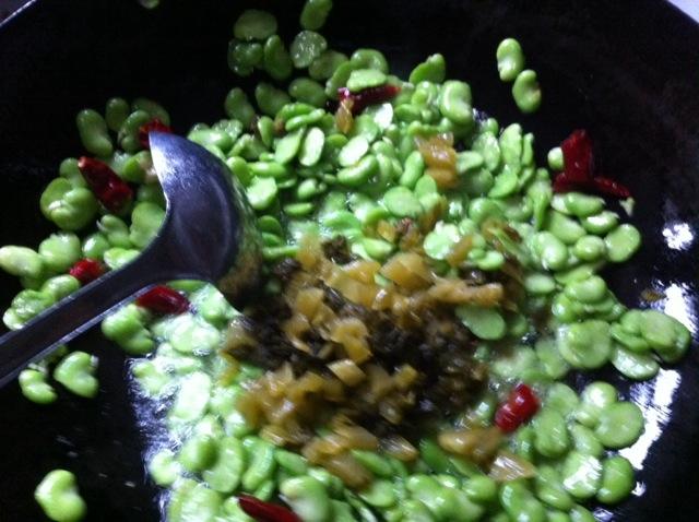 蚕豆瓣酱的做法视频(蚕豆瓣酱的几种做法和步骤)