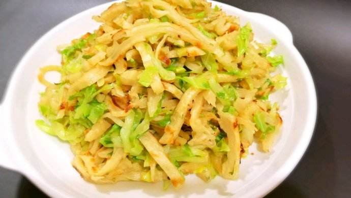 豆角炒饼的做法视频(豆角炒饼怎么炒简单又好吃)