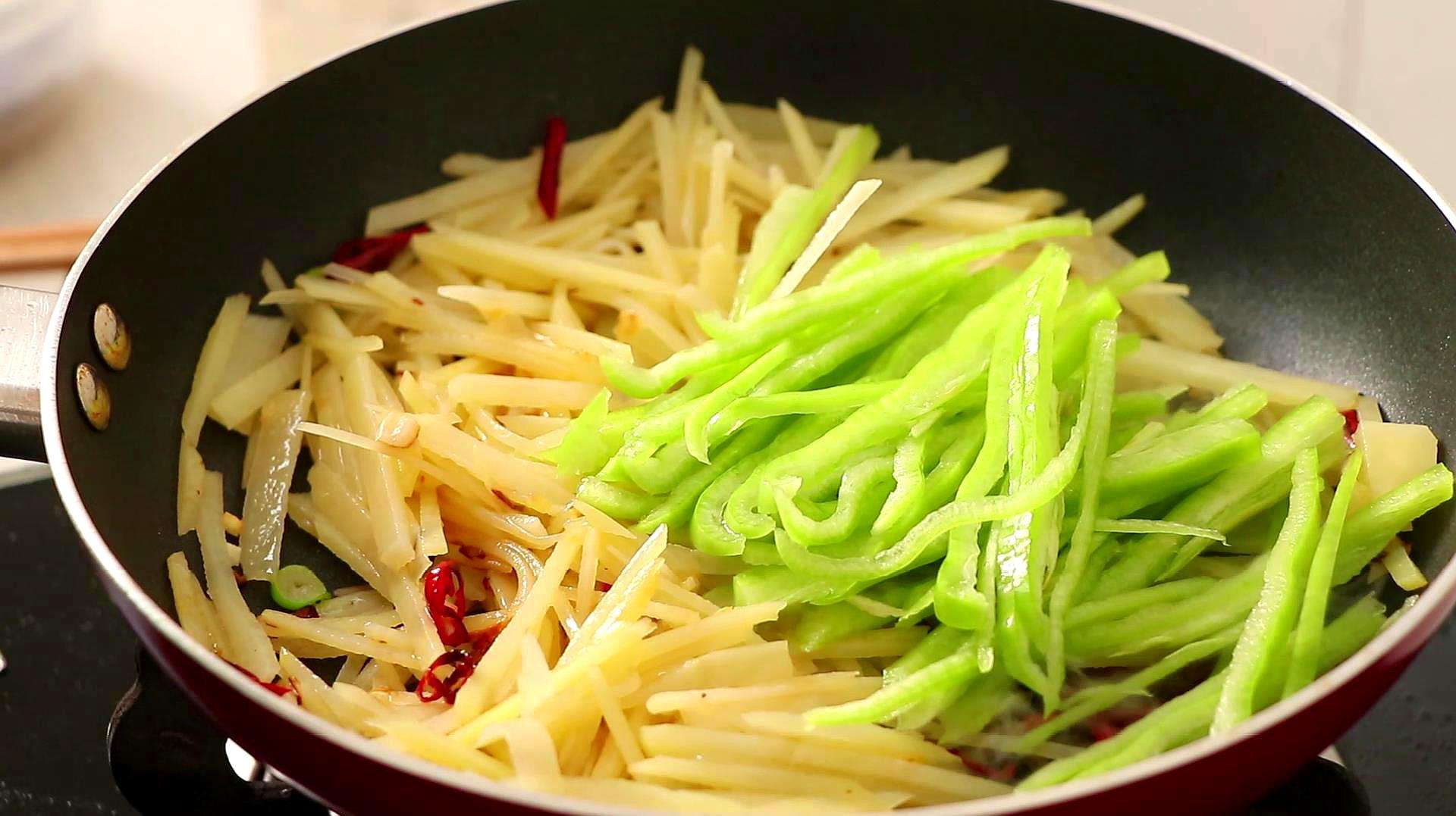 炒土豆丝的做法视频(爆炒土豆丝的做法视频)