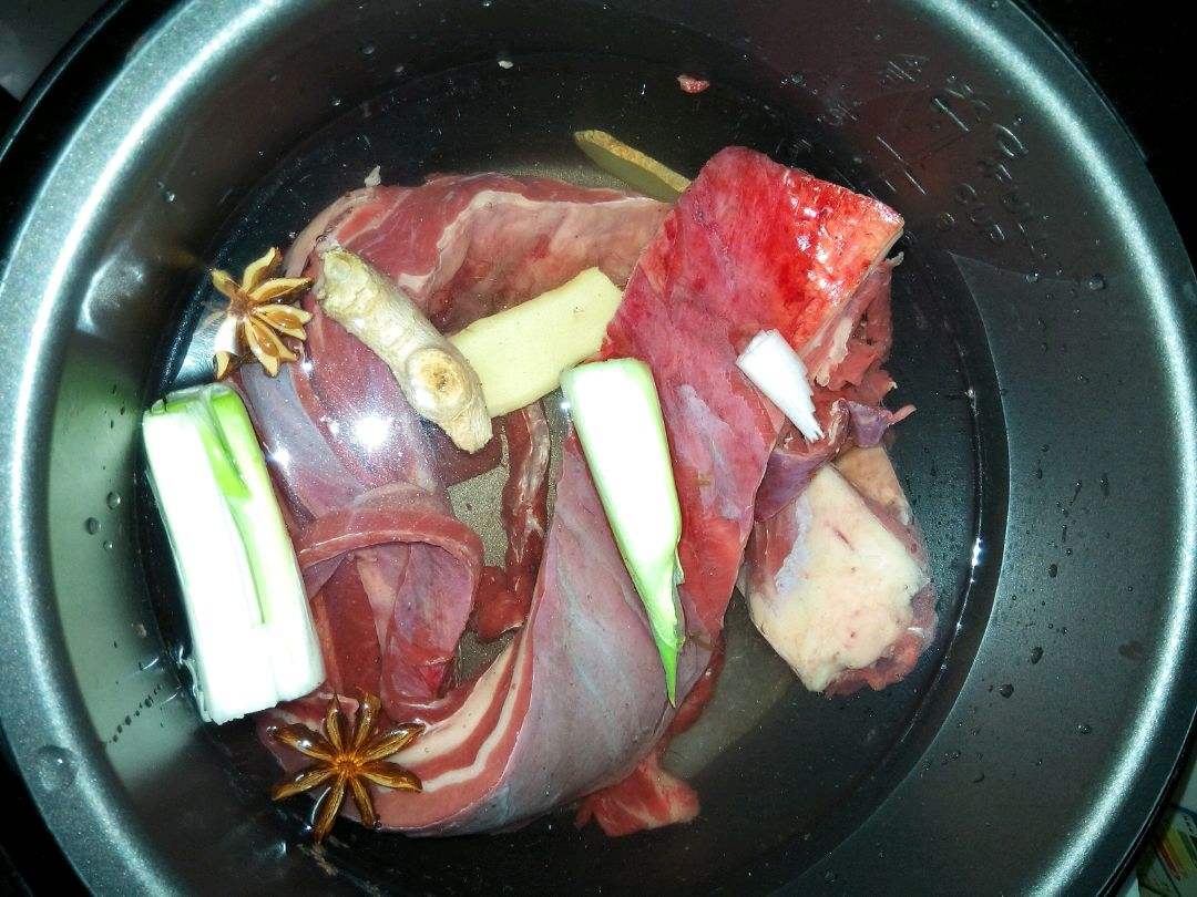 酱驴肉做法视频(酱驴肉做法视频教程)