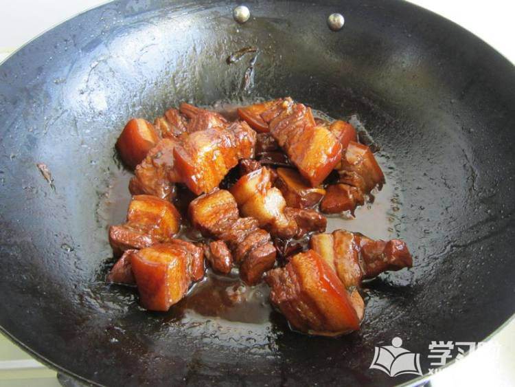 炒红烧肉的做法视频(红烧肉的具体做法视频)