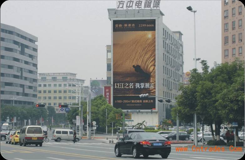 三面翻广告视频(三面翻广告画面更换)