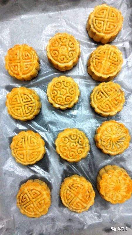 月饼的做法视频(五仁月饼的做法视频)