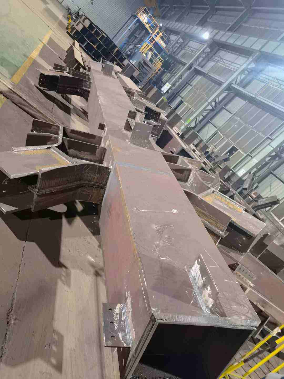 钢结构铆工制作视频(网上有钢结构铆工教学视频吗)