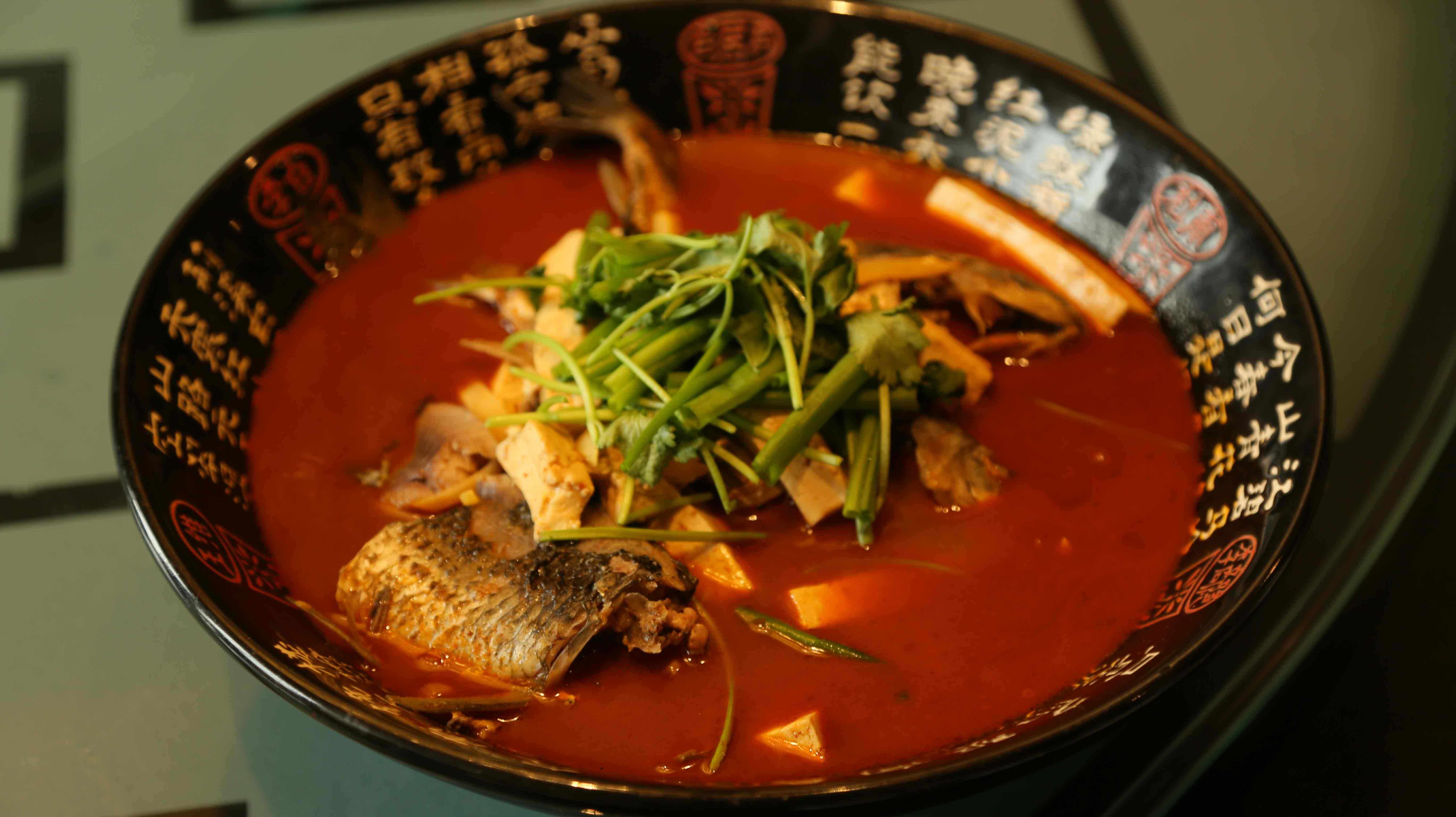 大理酸辣鱼的做法视频(大理酸菜鱼制作方法视频)