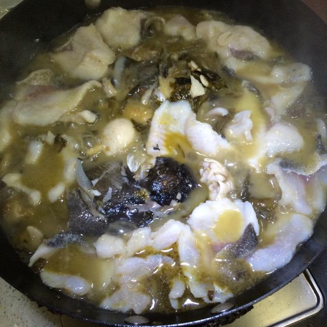 酸菜鱼怎样做视频(如何做酸菜鱼的视频)