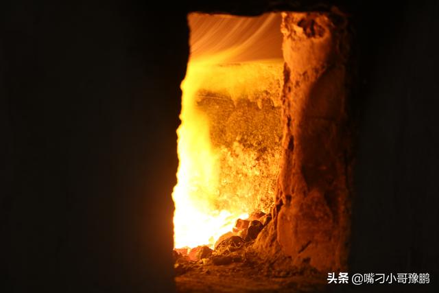 电动石磨制作过程视频