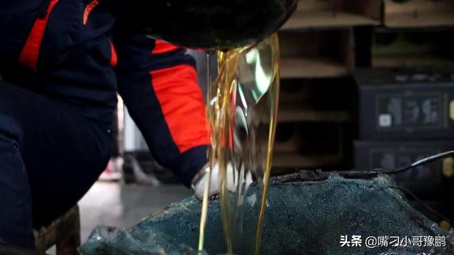 电动石磨制作过程视频