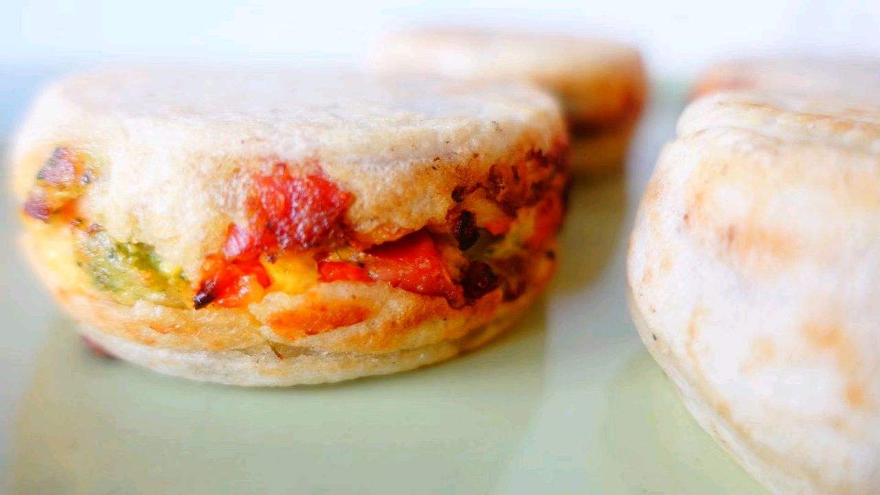 蛋堡怎么做视频(如何制作蛋肉堡视频)