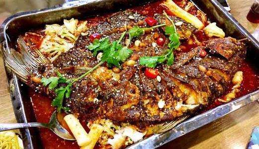 烤鱼的制作方法和配料视频(烤鱼的制作方法和配料视频教程)