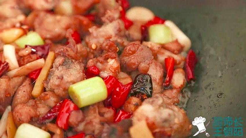 辣子鸡制作方法视频(辣子鸡制作方法视频教学)