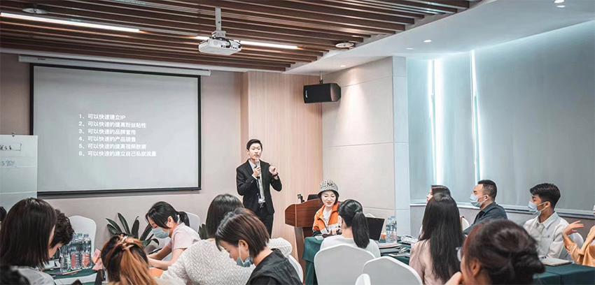 销售业务培训视频(讲销售的培训老师视频)