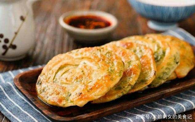 油饼是怎么做的视频?(油饼是怎么做的视频教程)