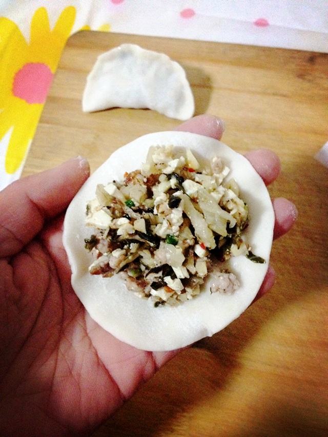 粉面饺子的做法视频(粉面子包饺子做法视频)