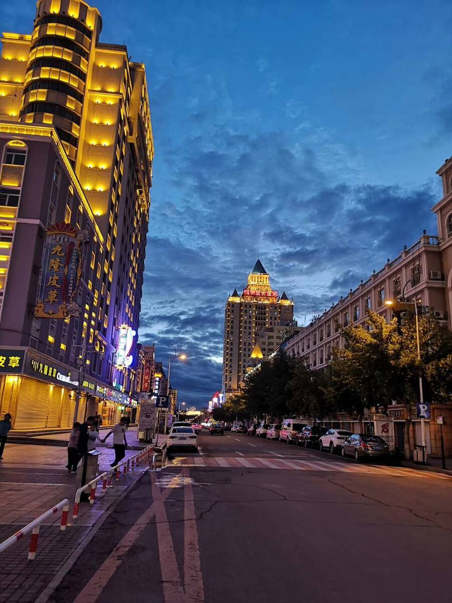 街道夜景短视频(街道夜景短视频素材无水印)