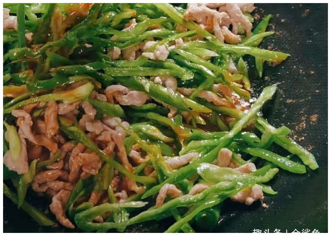 青椒炒肉片的做法视频(青椒炒肉片的做法视频教程)